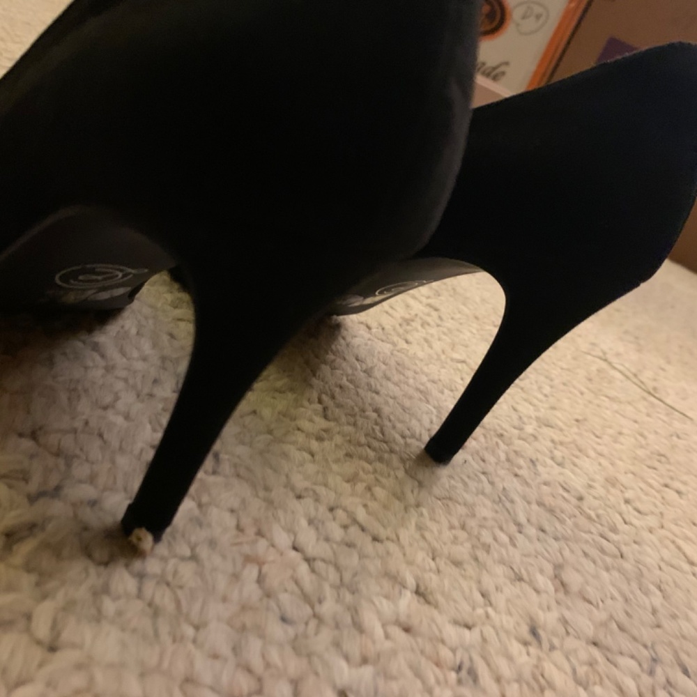 Shoes - Picture 2 of 3